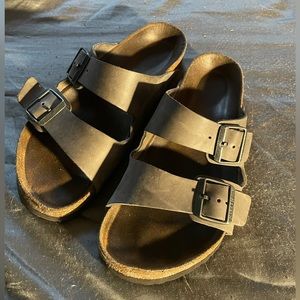 Men’s Birkenstocks oils leather size 8